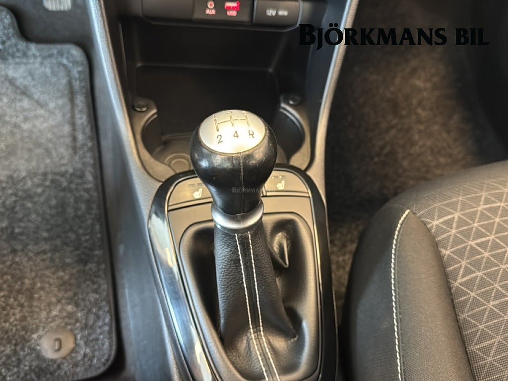 Vehicle Image 12