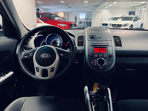 Vehicle Image 11