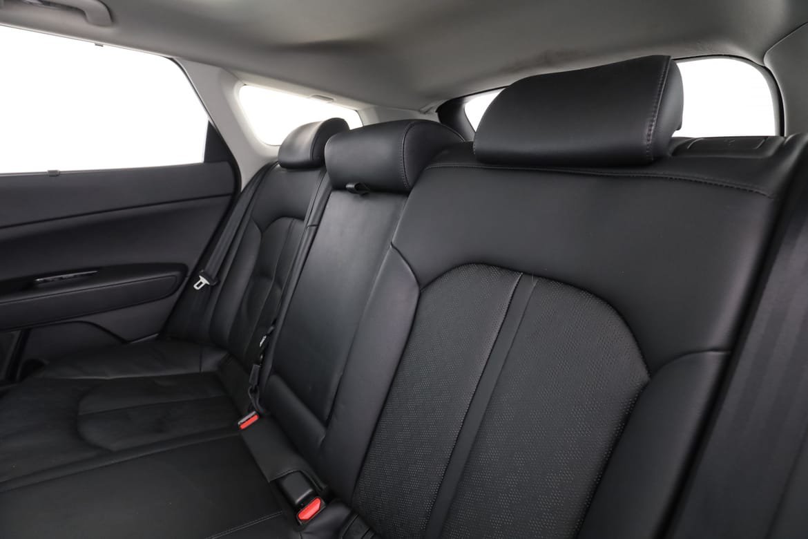 Vehicle Image 15