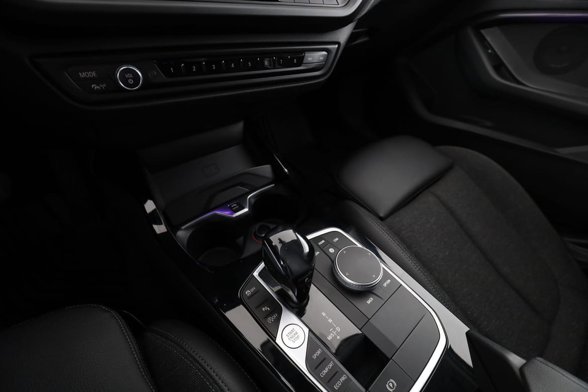 Vehicle Image 22