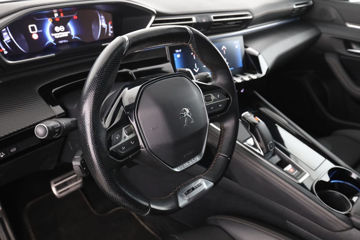 Vehicle Image 12