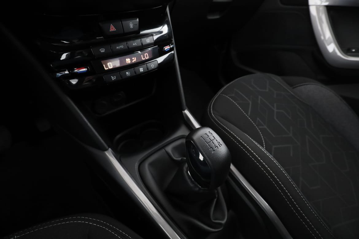 Vehicle Image 23