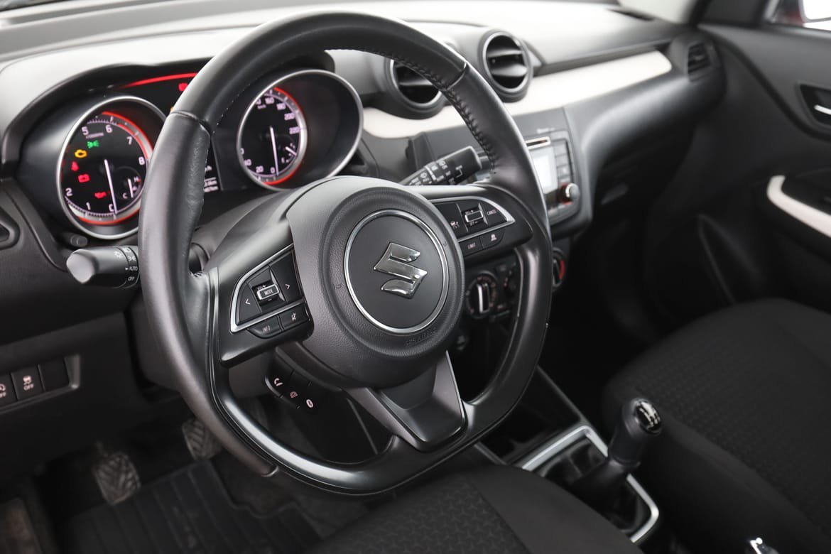 Vehicle Image 12