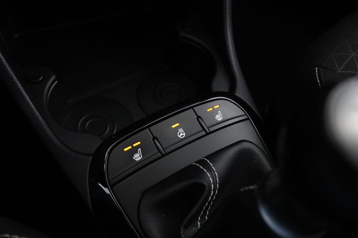 Vehicle Image 25
