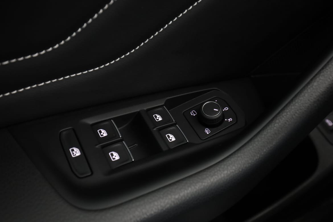 Vehicle Image 38