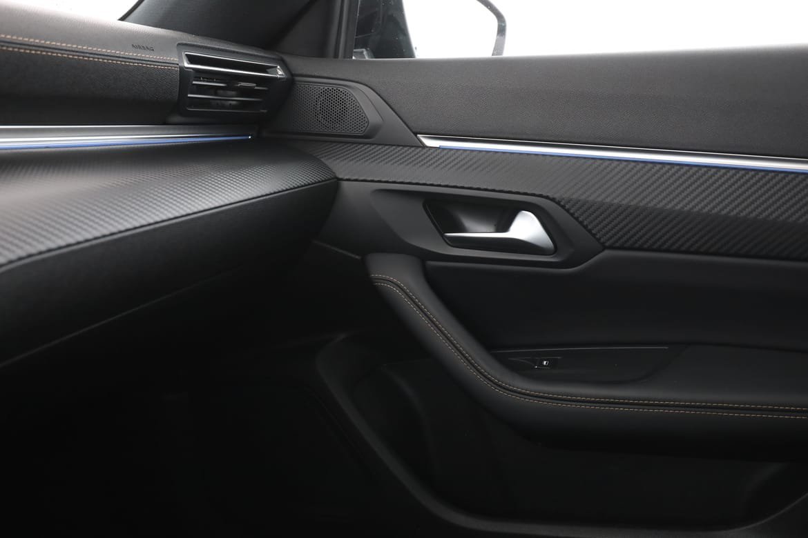 Vehicle Image 32