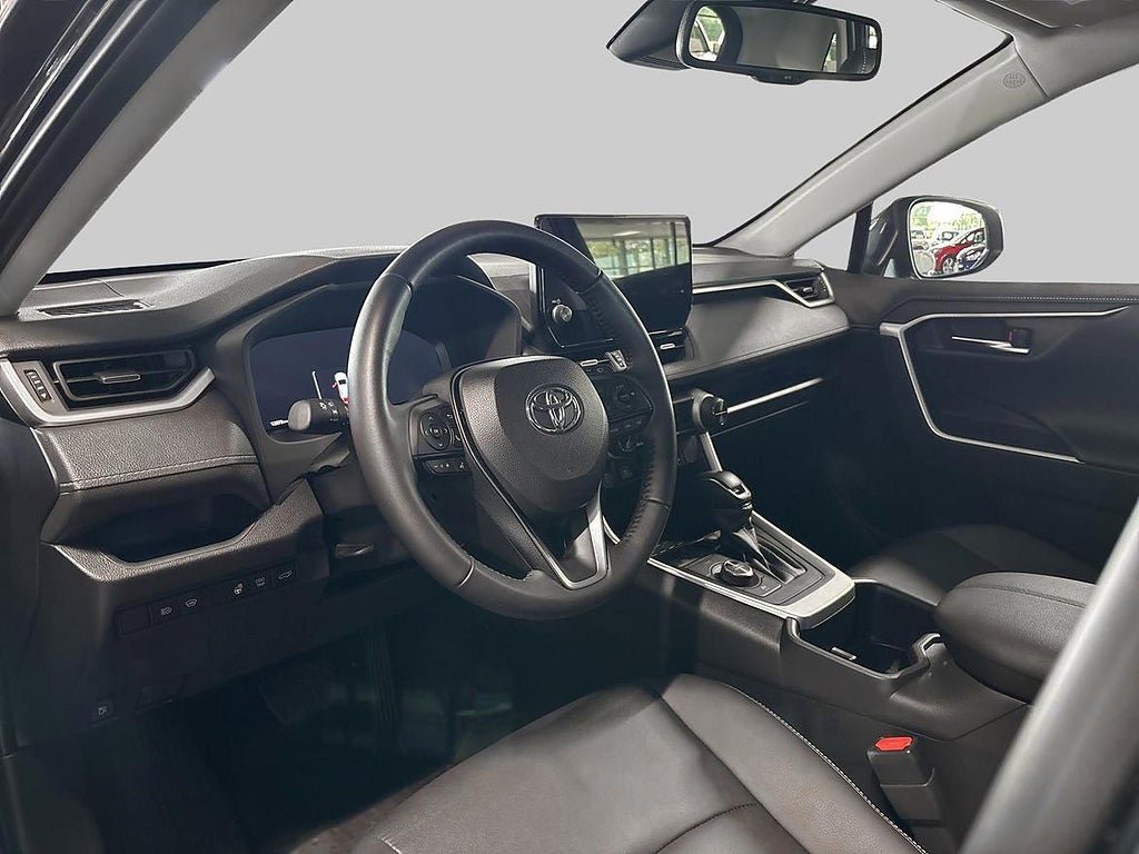 Vehicle Image 13