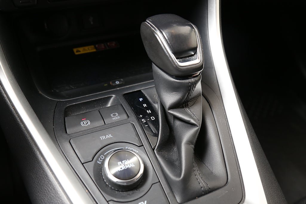 Vehicle Image 24
