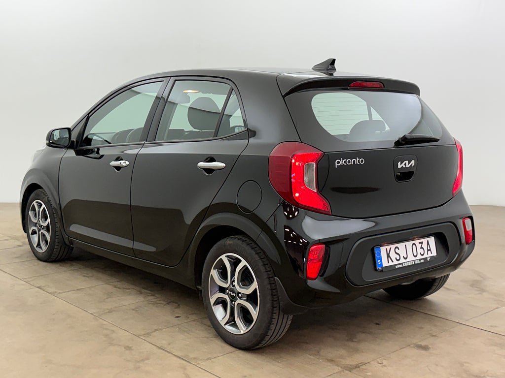 Vehicle Image 4
