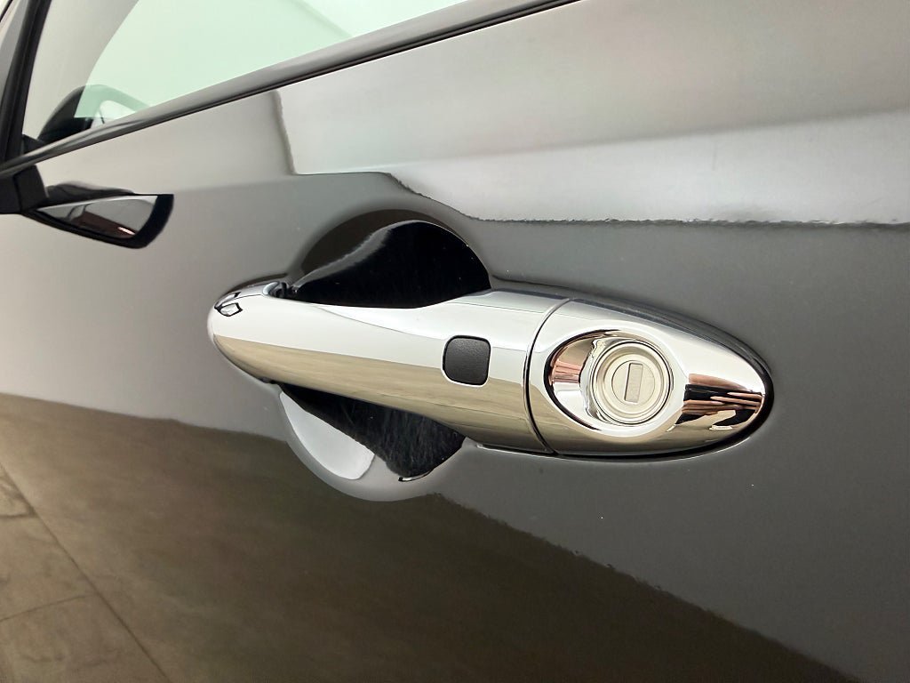 Vehicle Image 23