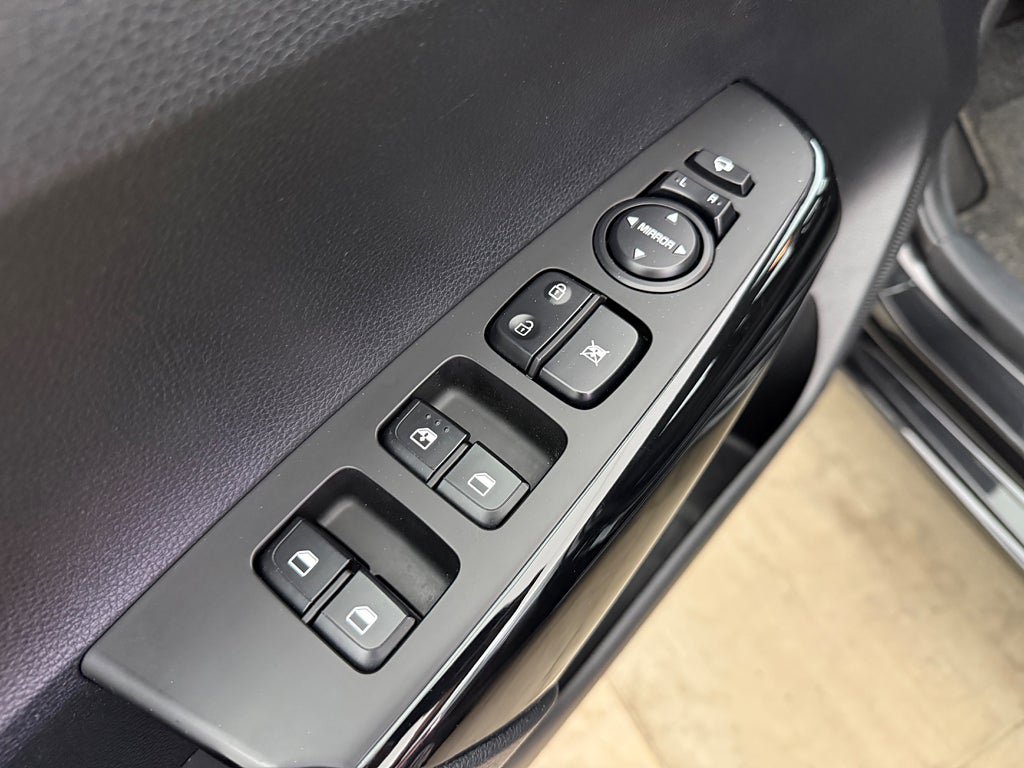 Vehicle Image 24
