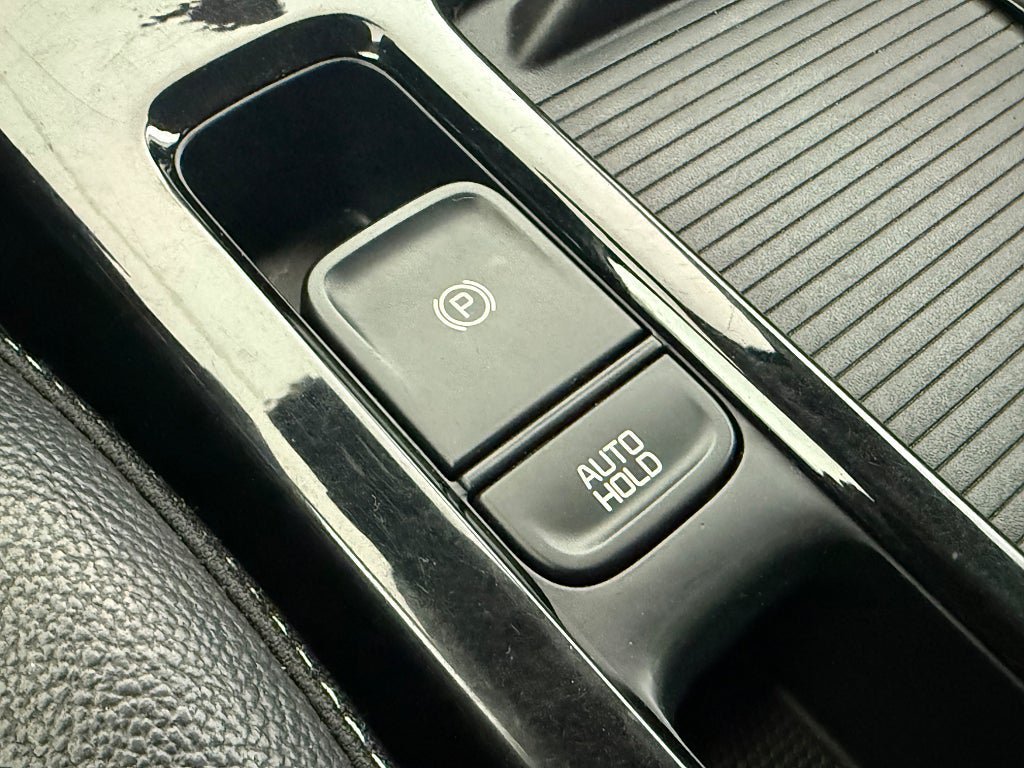 Vehicle Image 24