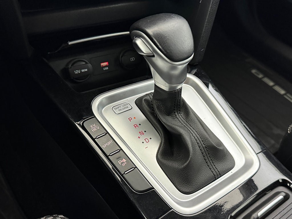 Vehicle Image 25