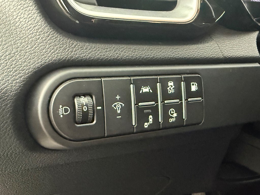 Vehicle Image 27