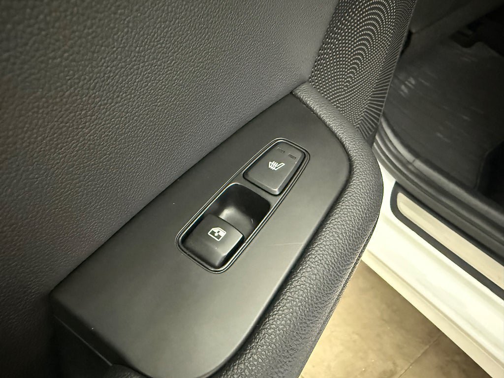 Vehicle Image 28