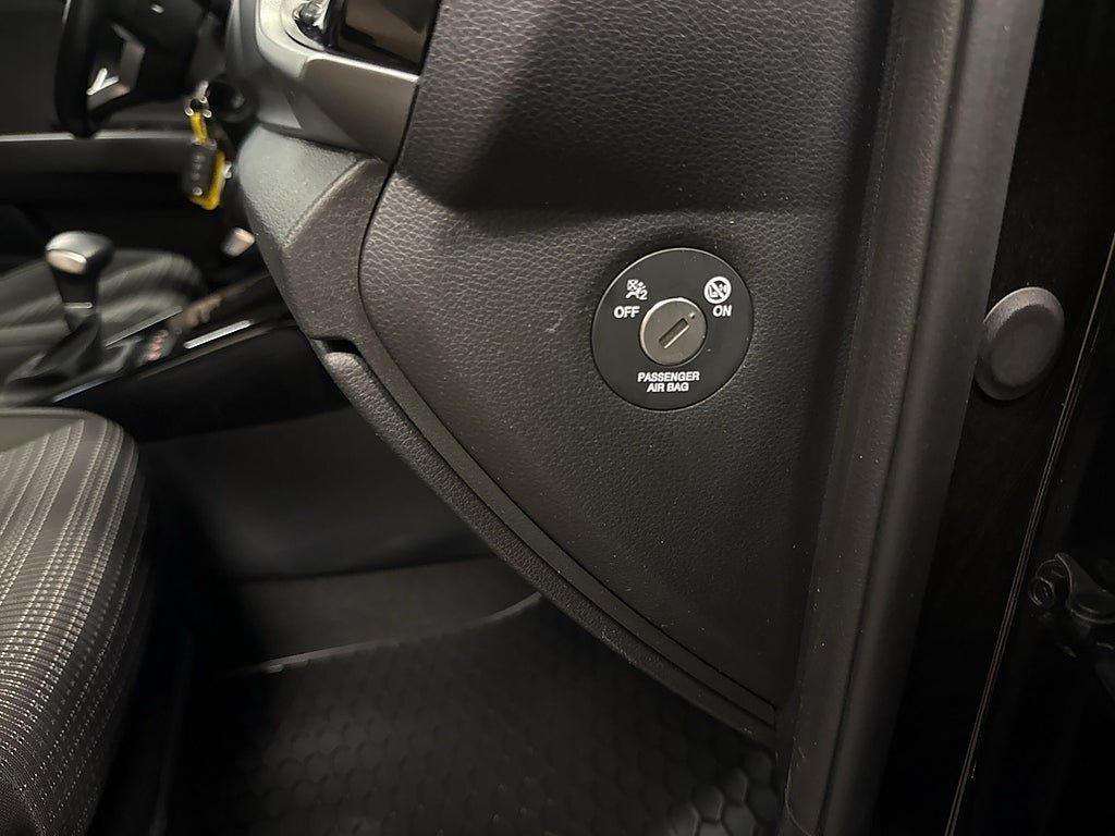 Vehicle Image 24