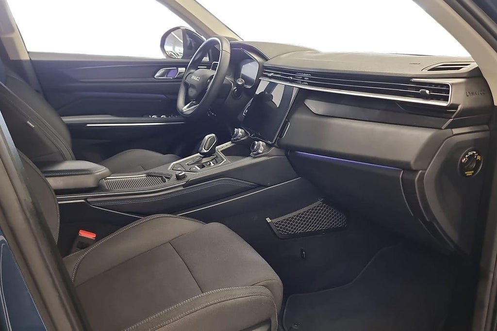 Vehicle Image 7