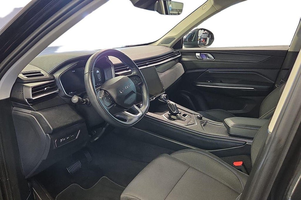Vehicle Image 12