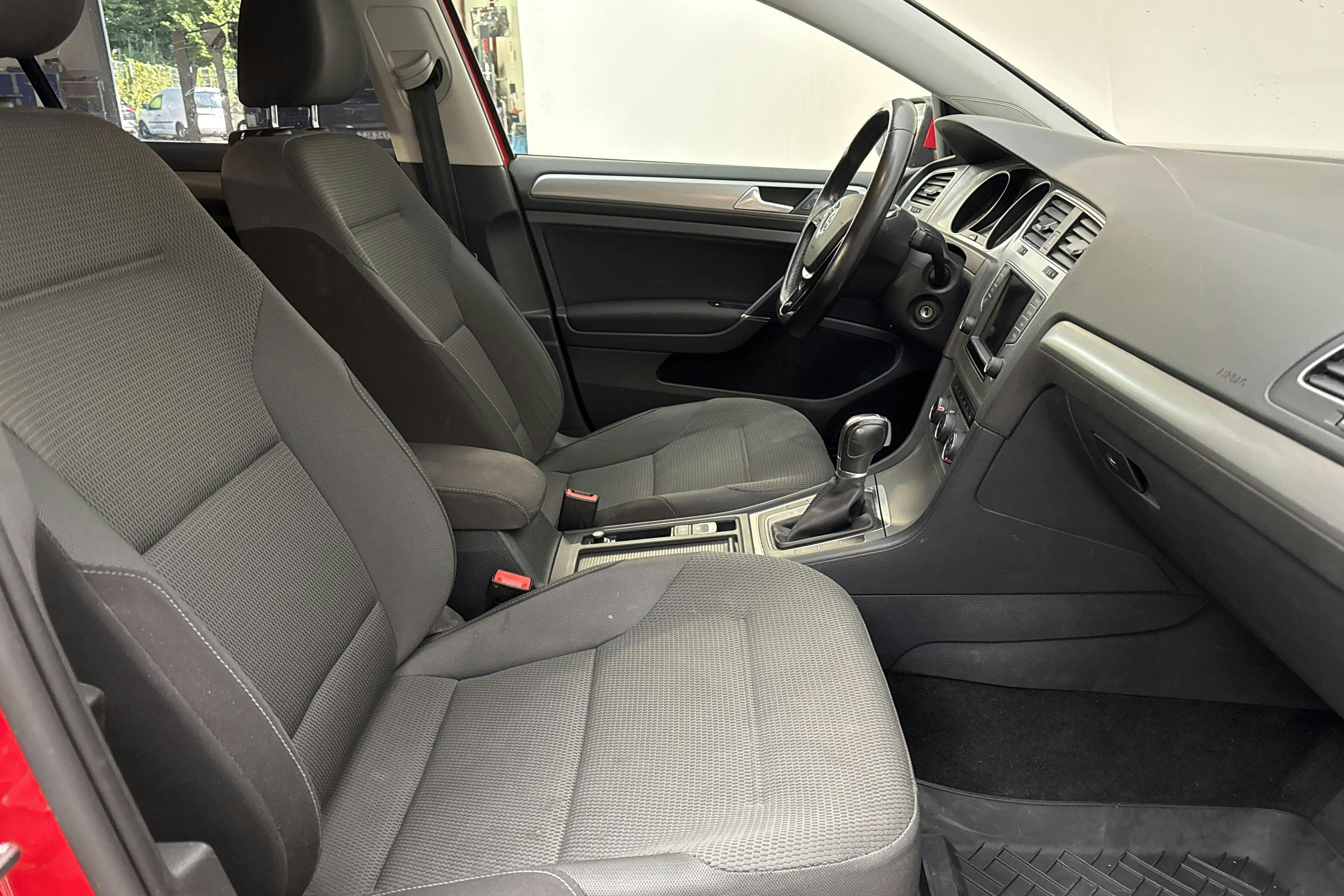 Vehicle Image 7