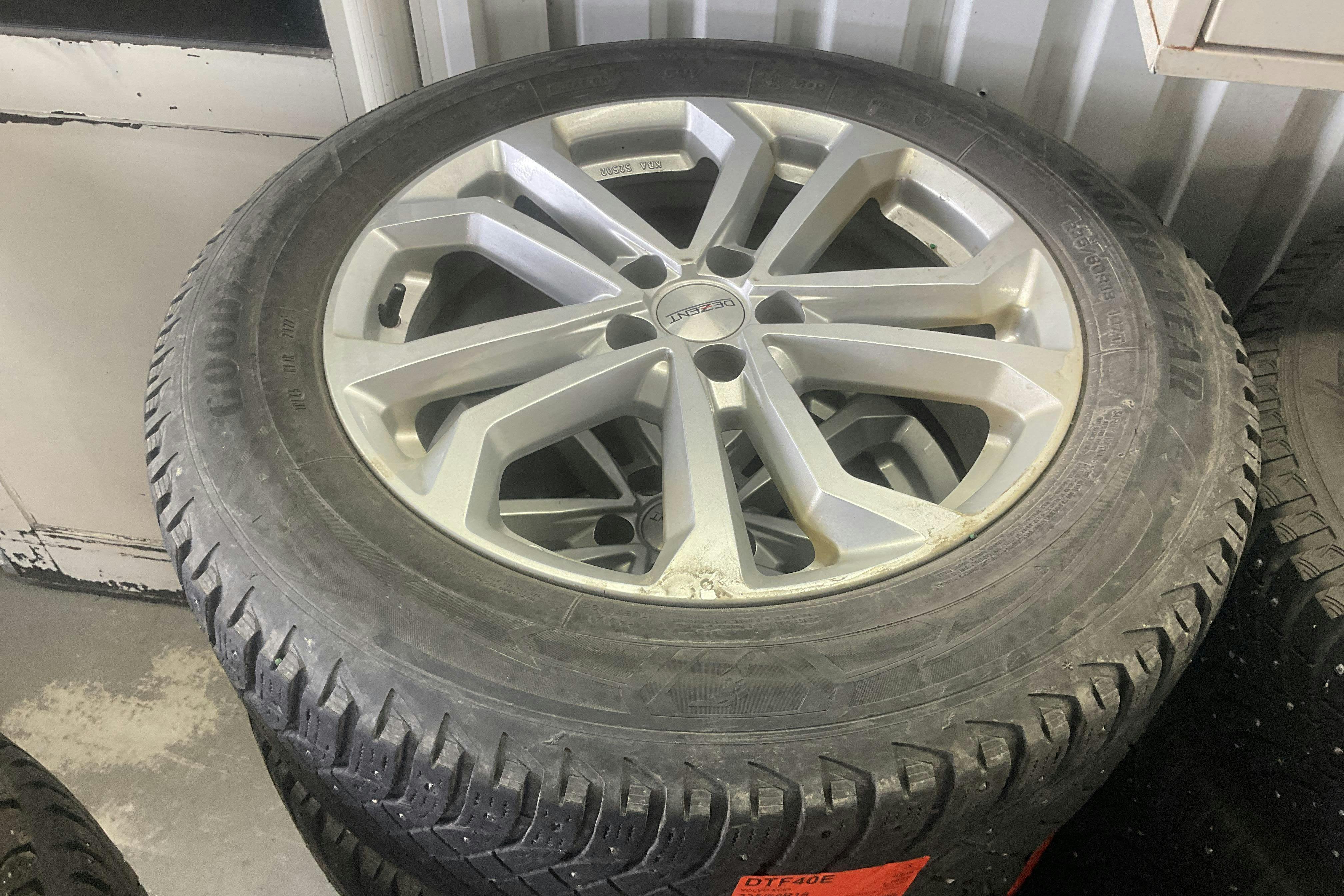 Vehicle Image 18