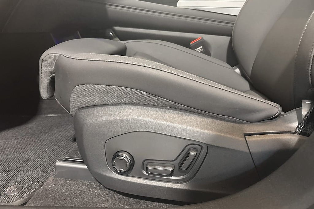 Vehicle Image 48