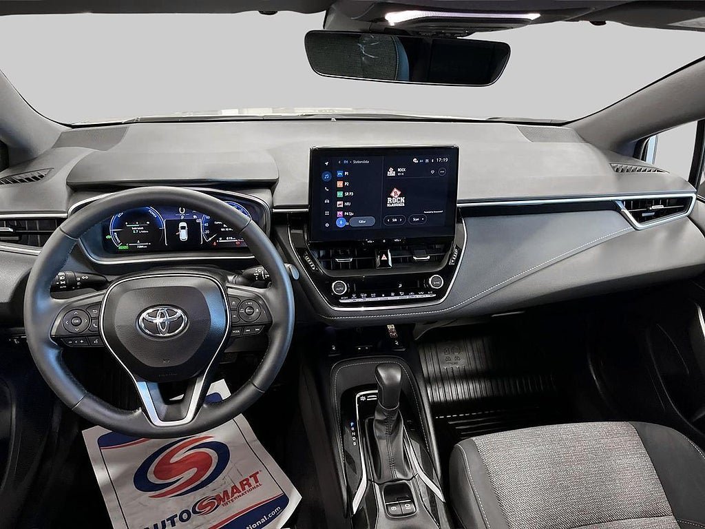 Vehicle Image 11