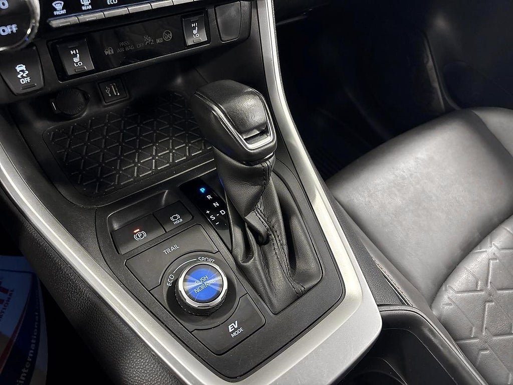 Vehicle Image 18