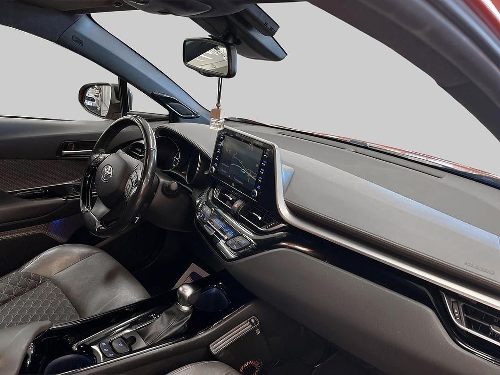 Vehicle Image 10