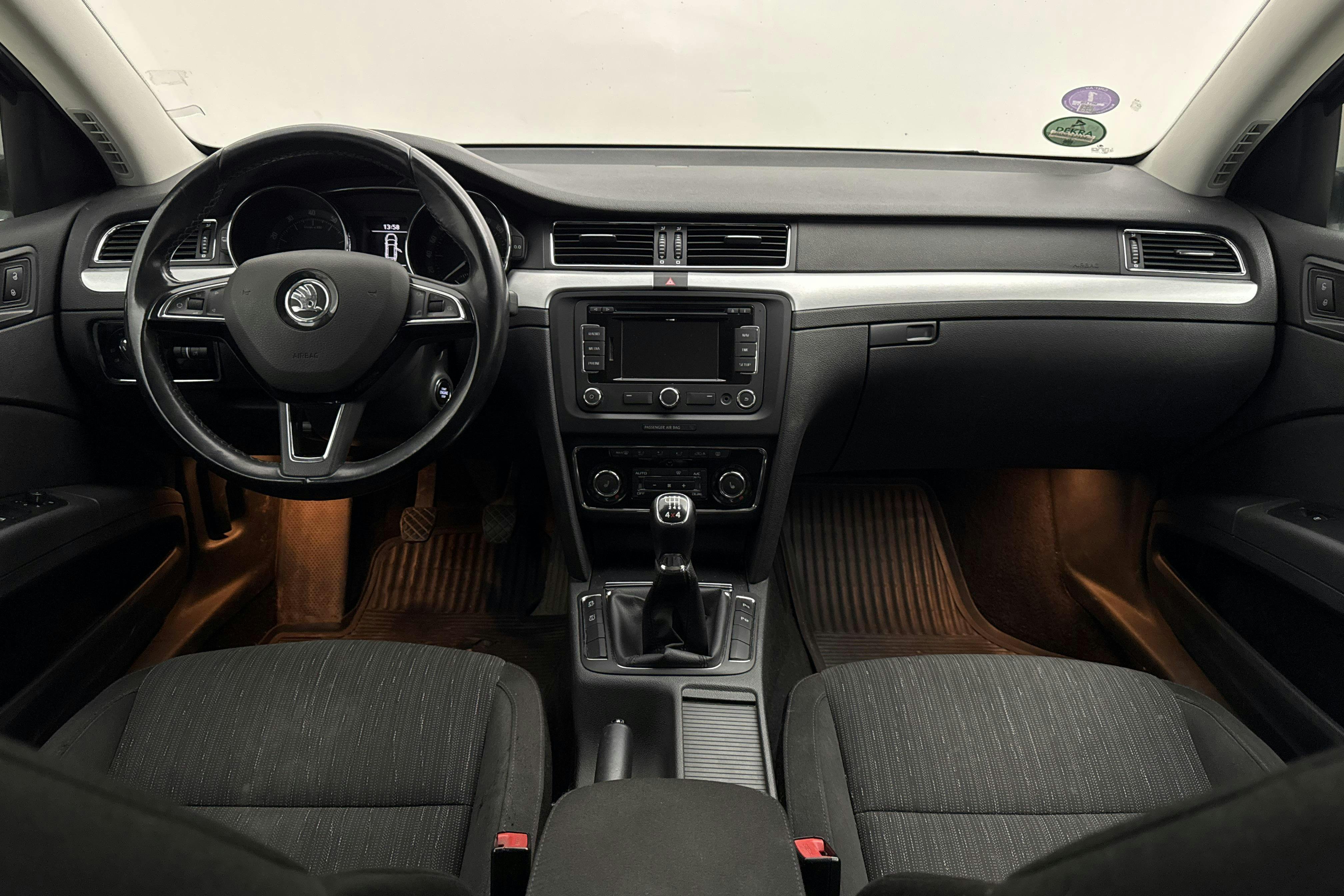 Vehicle Image 6