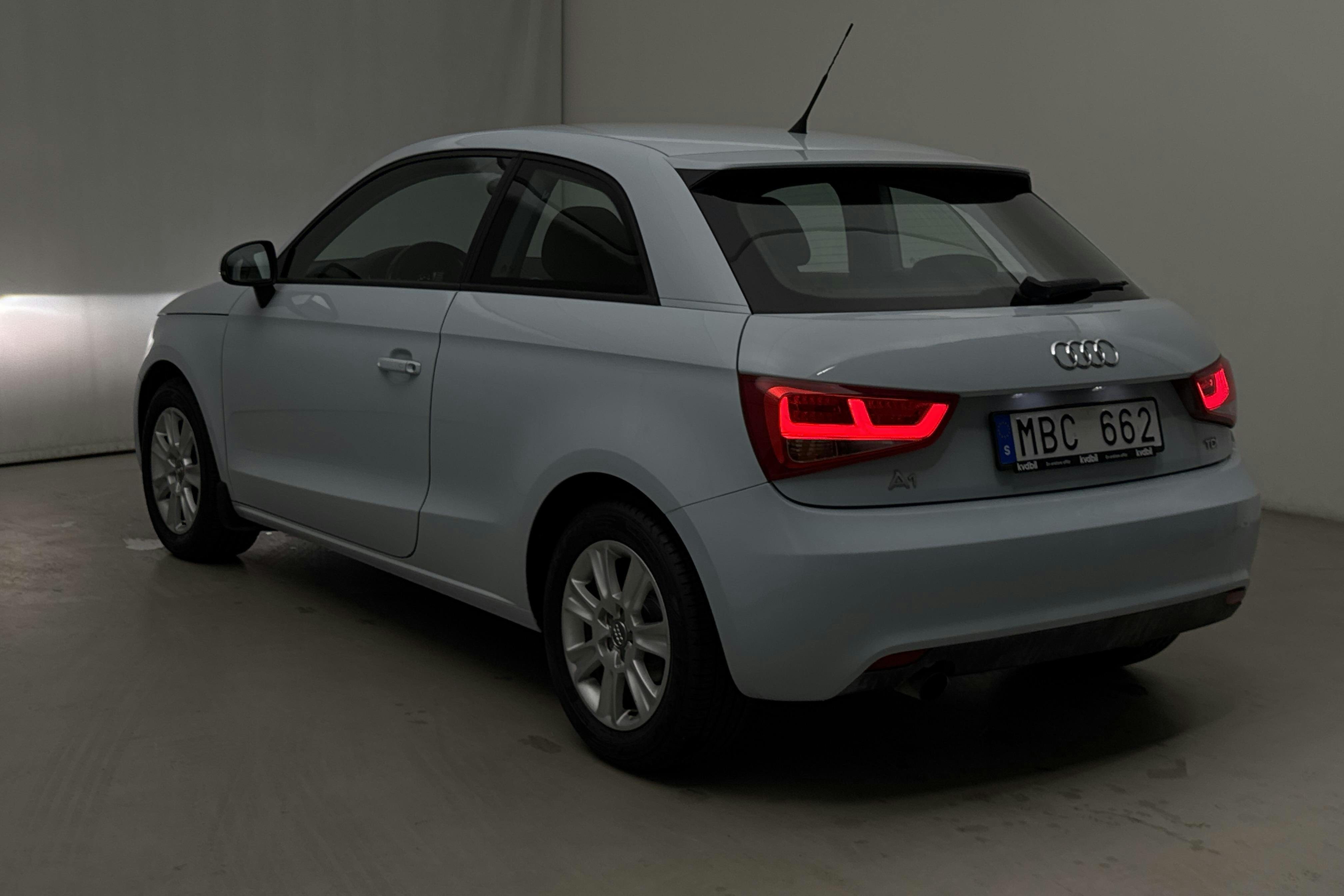Vehicle Image 13