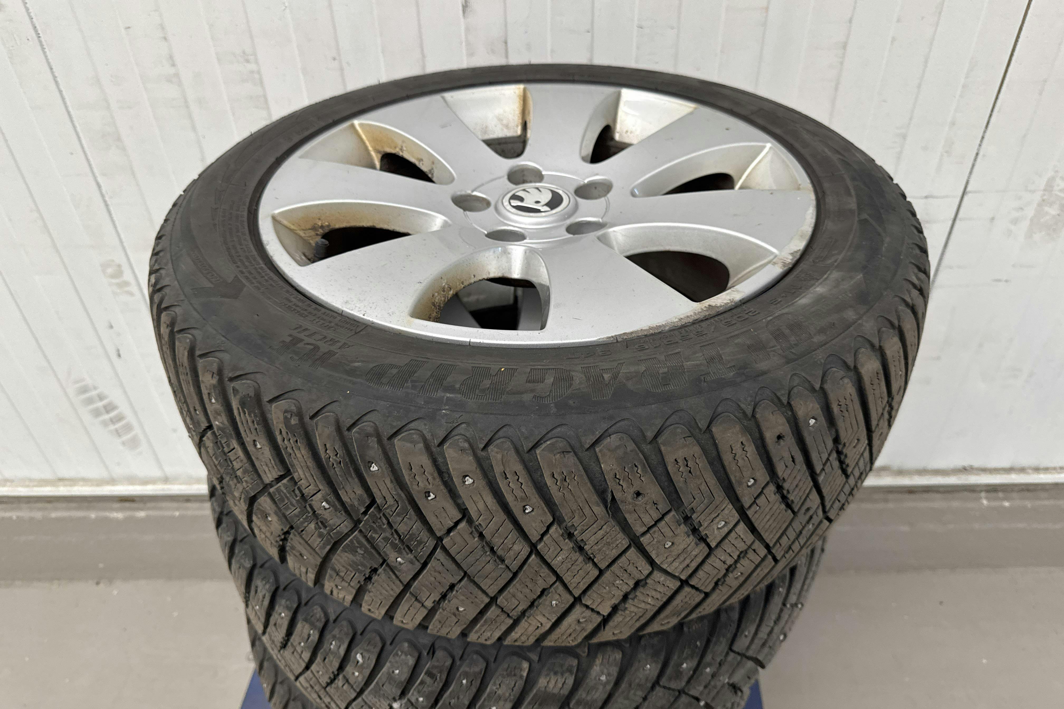 Vehicle Image 11