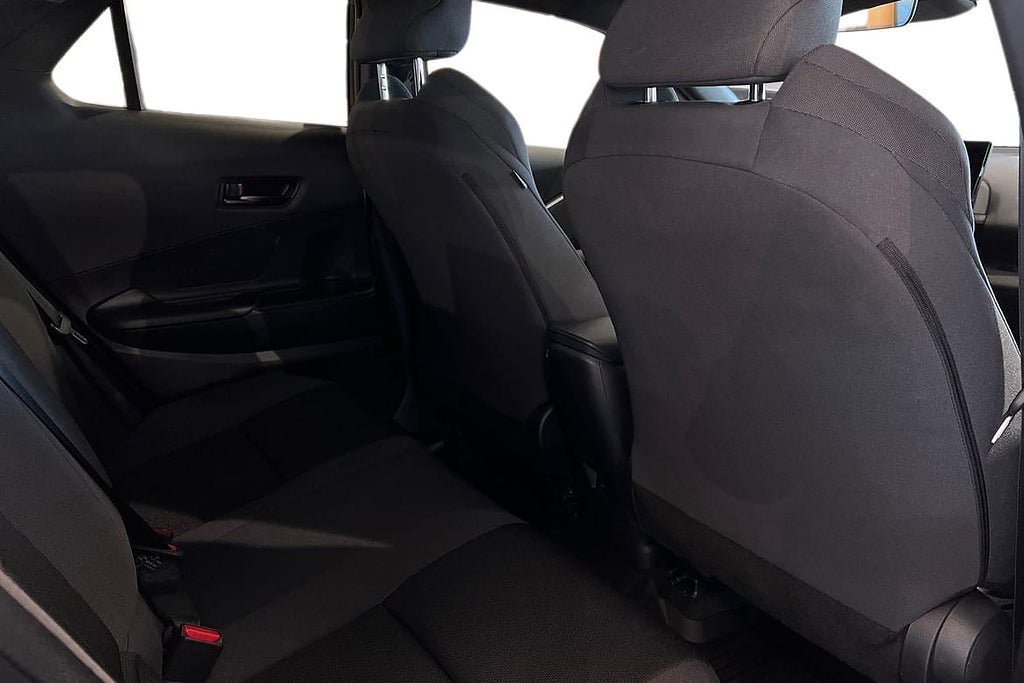 Vehicle Image 9
