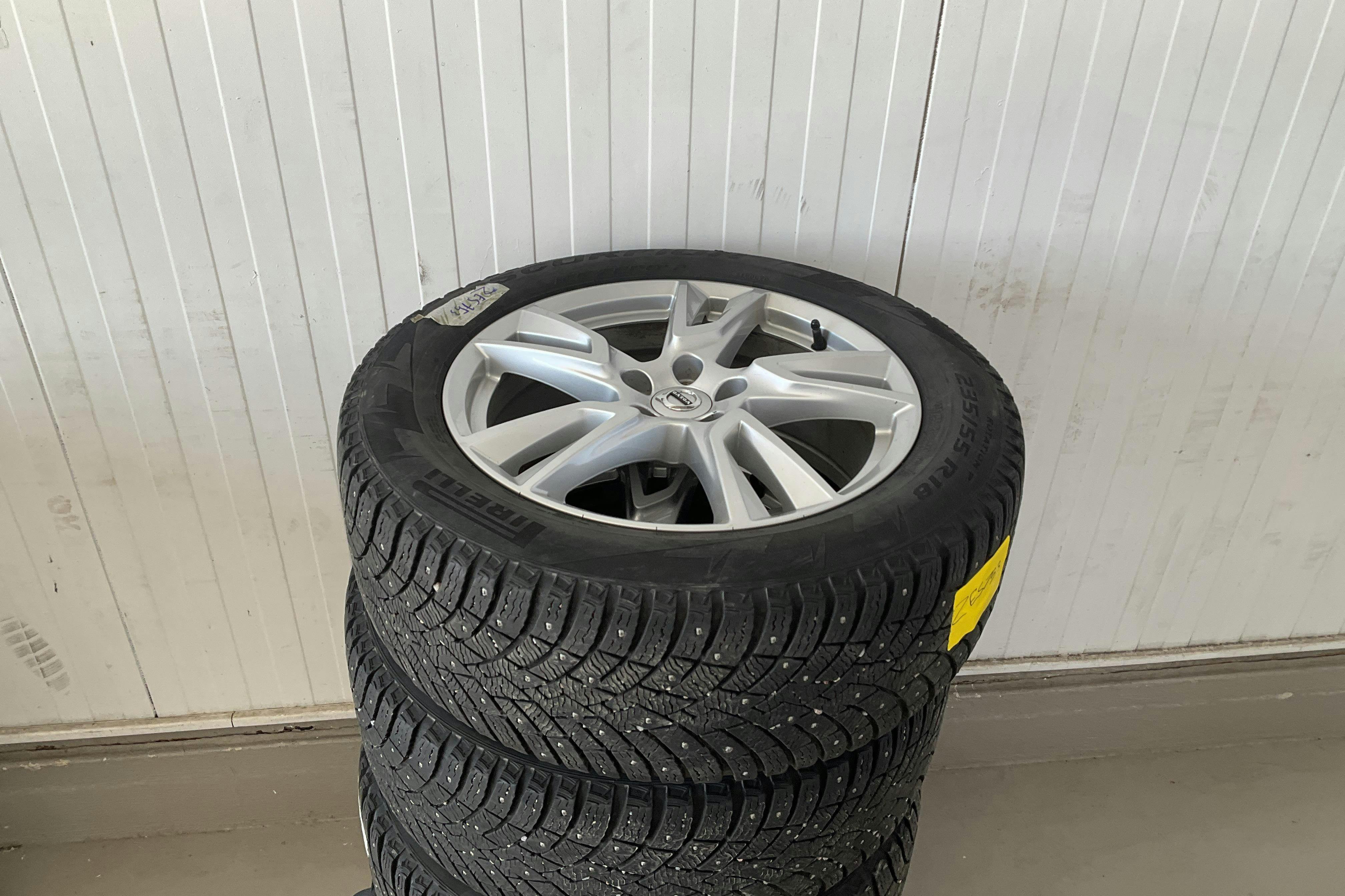 Vehicle Image 15