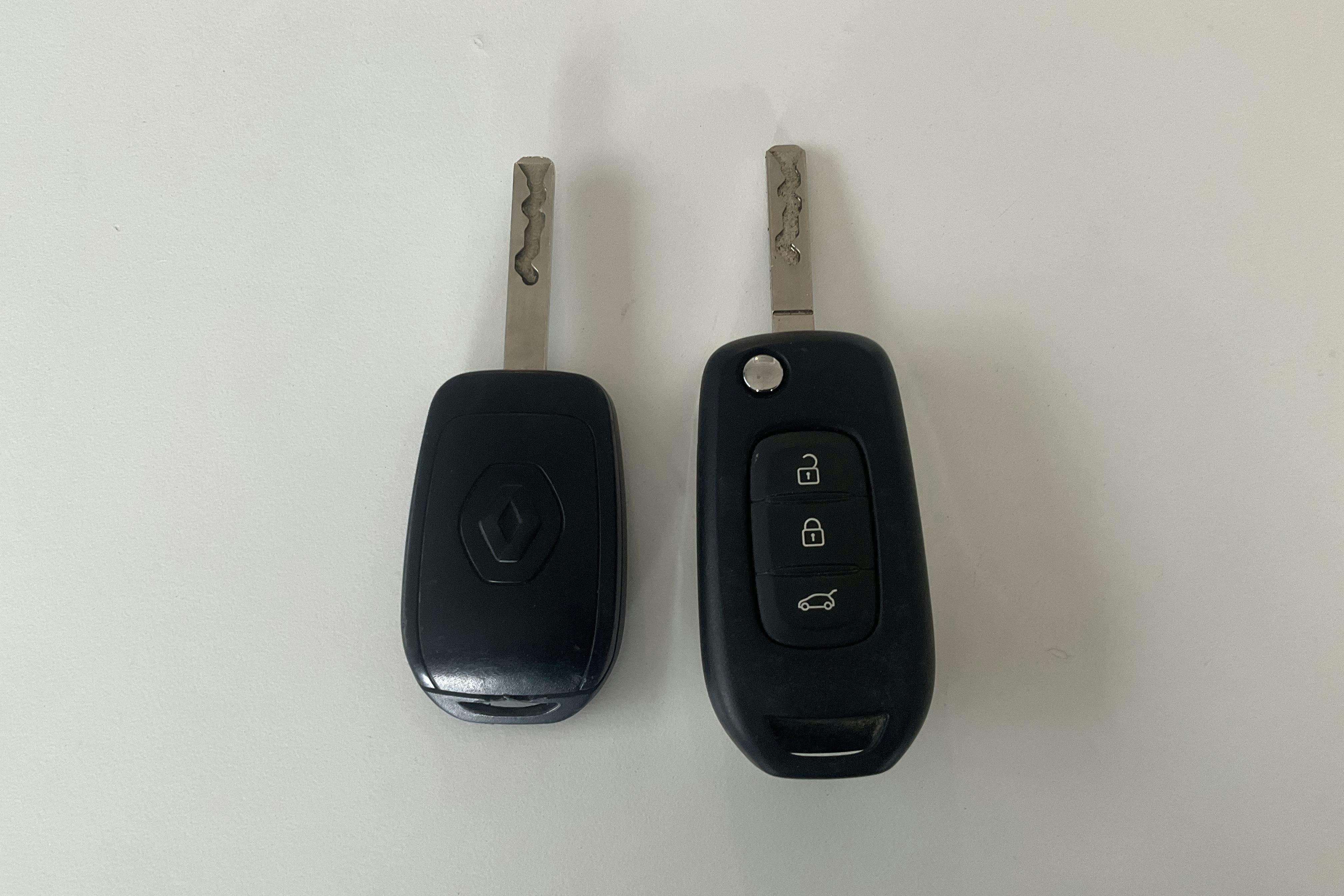 Vehicle Image 16