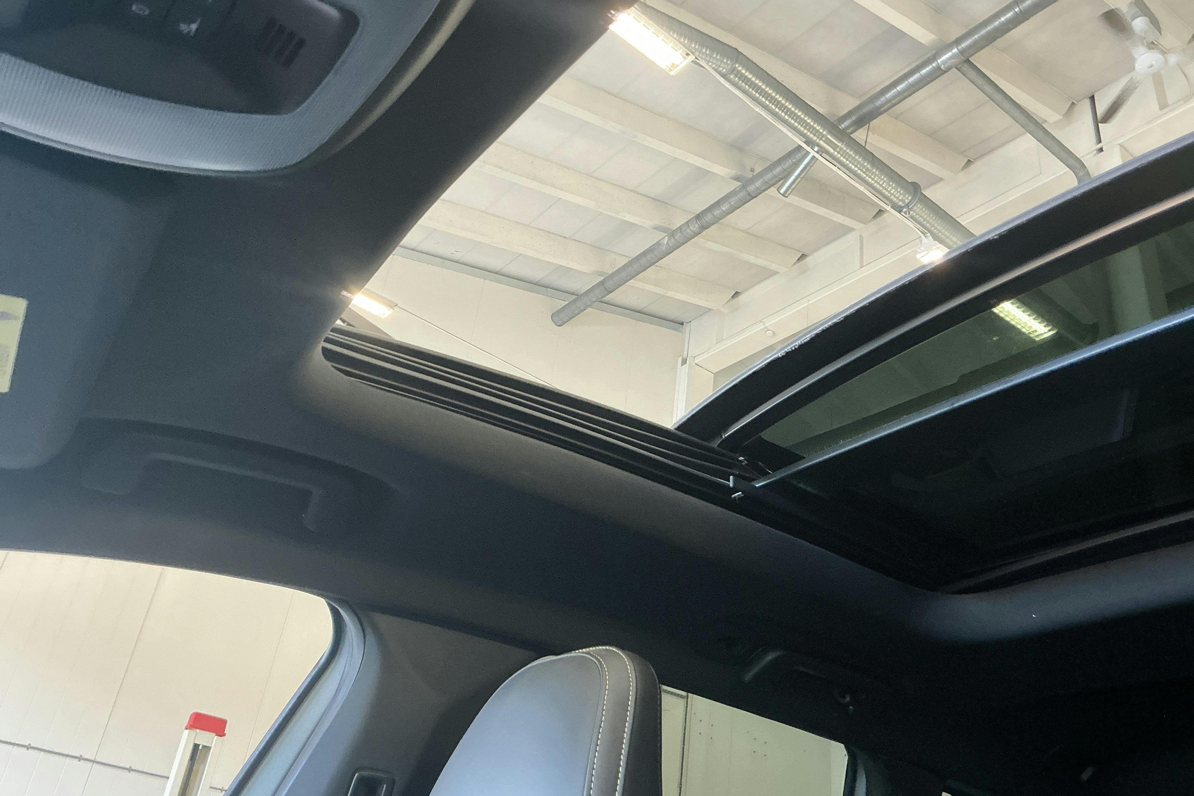 Vehicle Image 17
