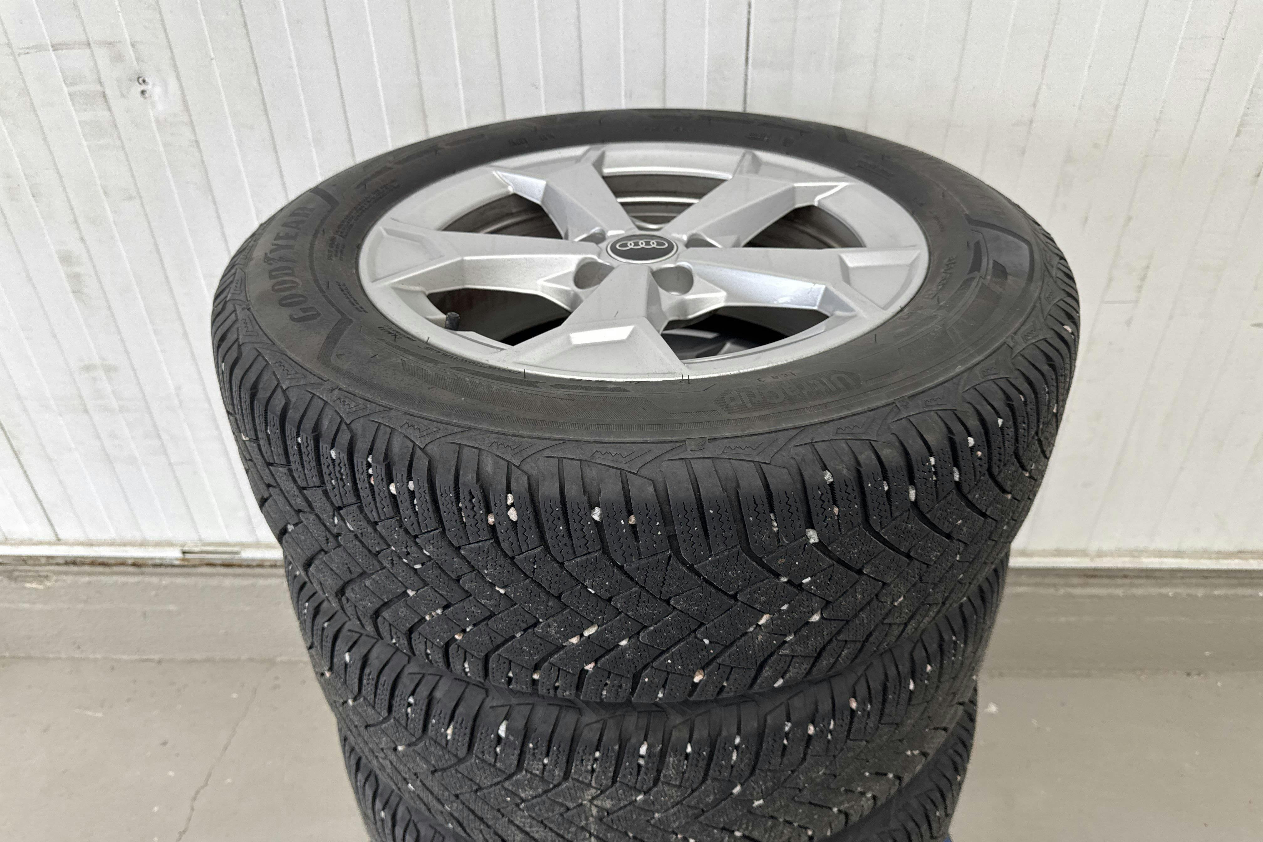 Vehicle Image 19