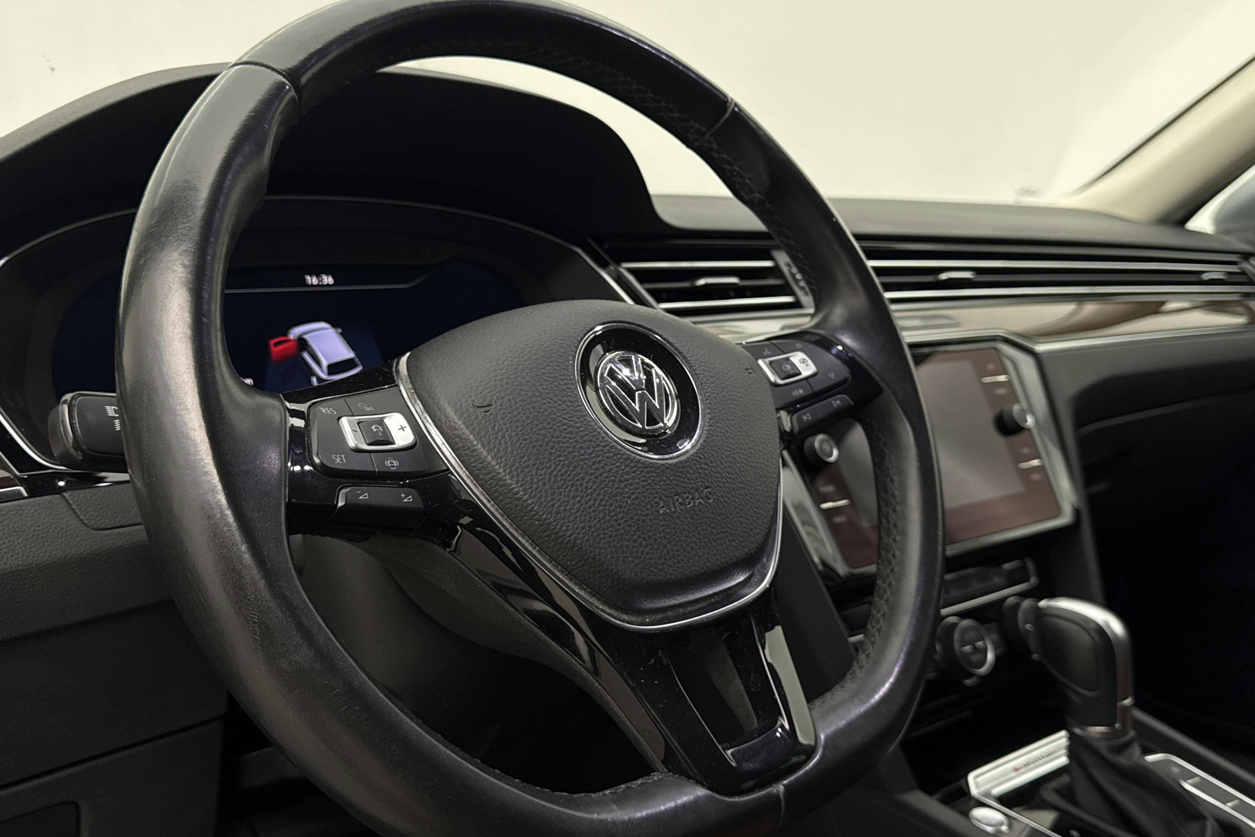 Vehicle Image 14