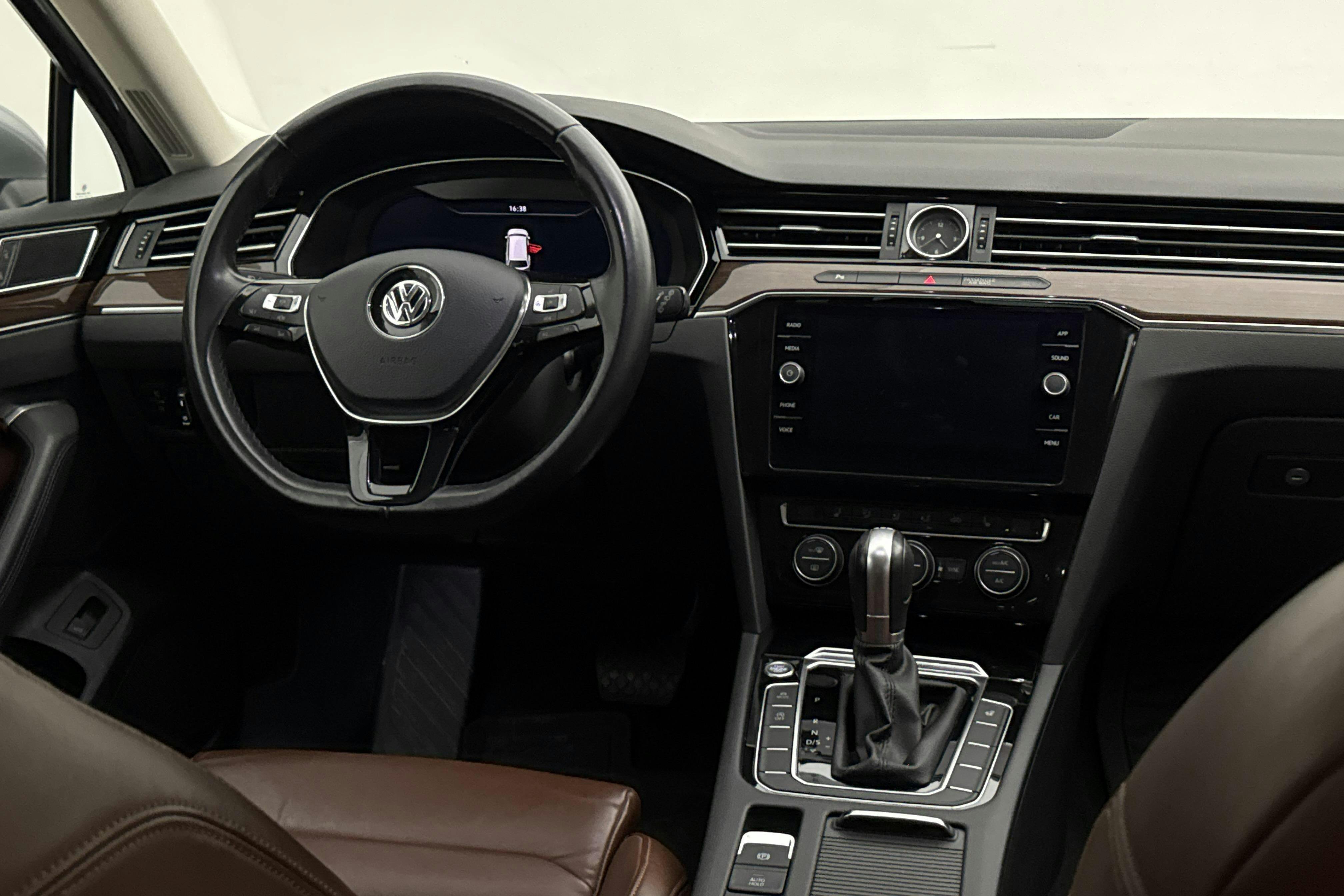 Vehicle Image 15