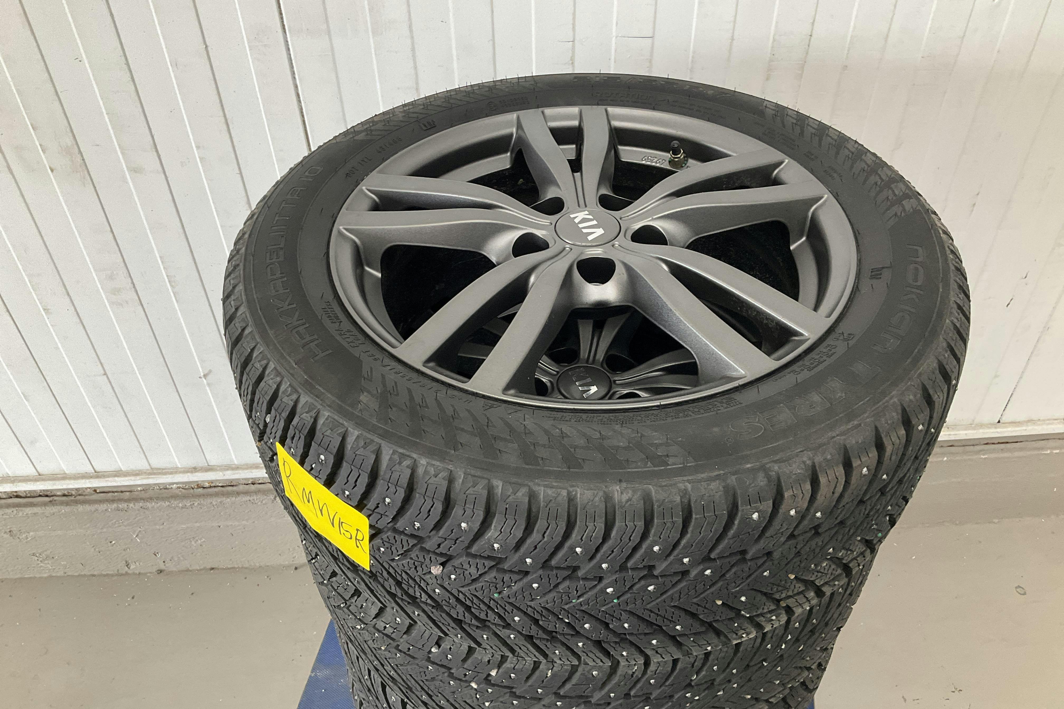 Vehicle Image 17