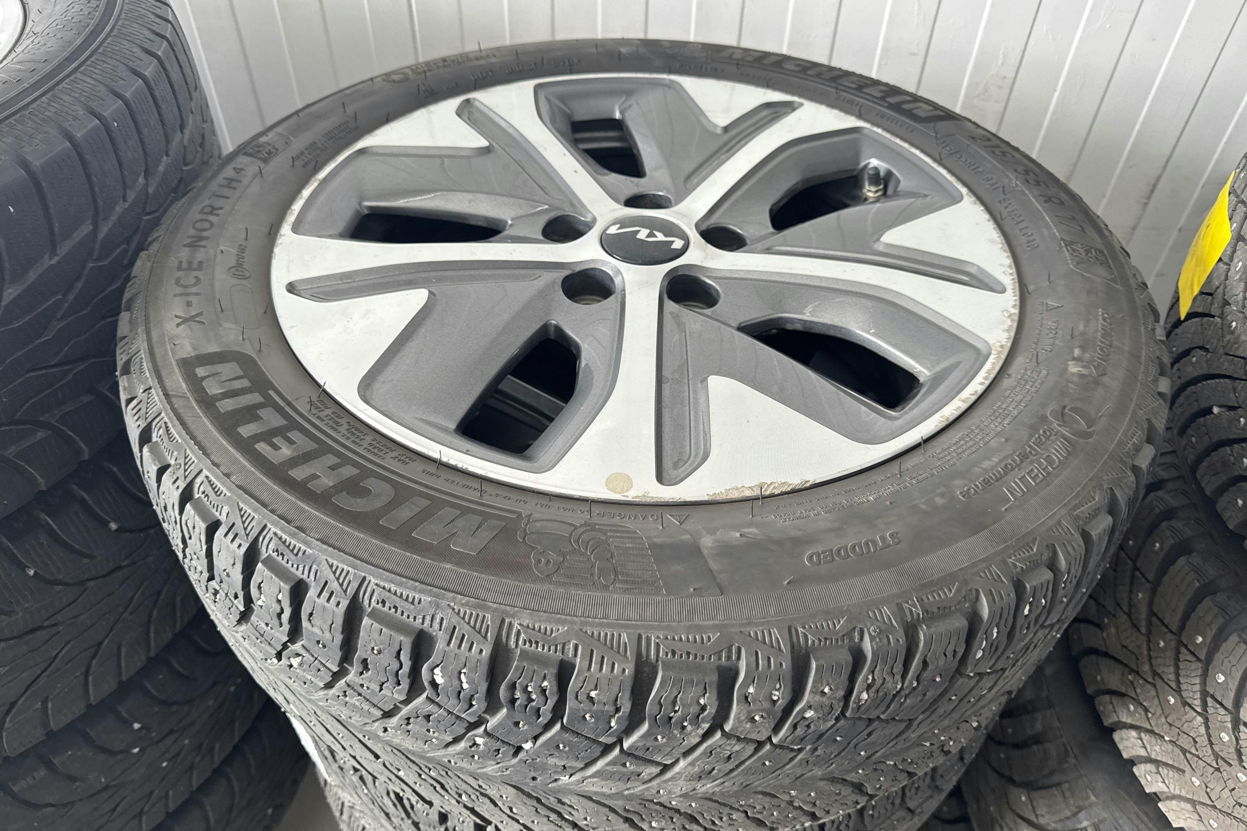 Vehicle Image 19