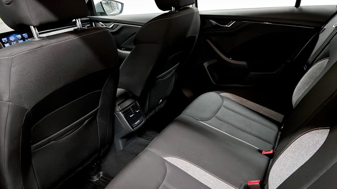 Vehicle Image 11