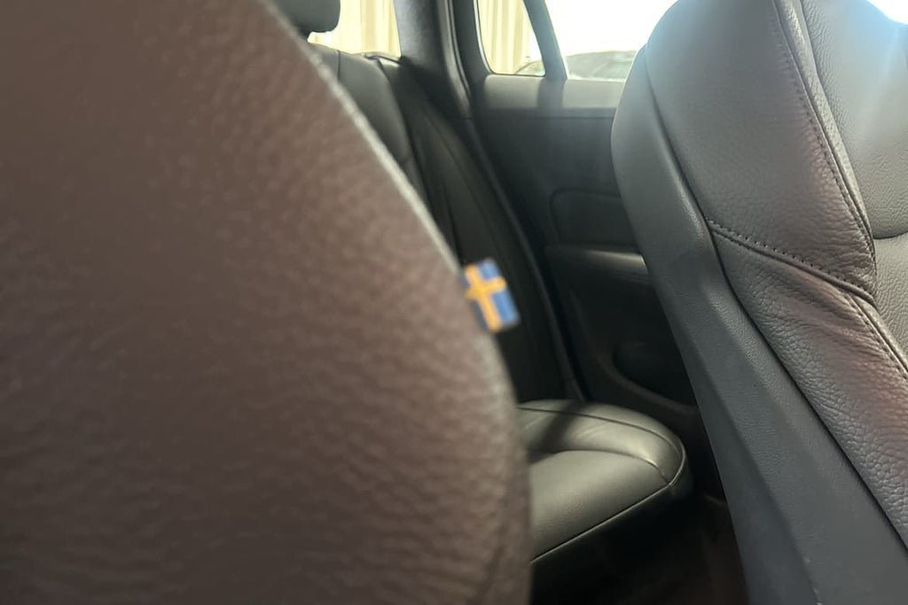 Vehicle Image 32