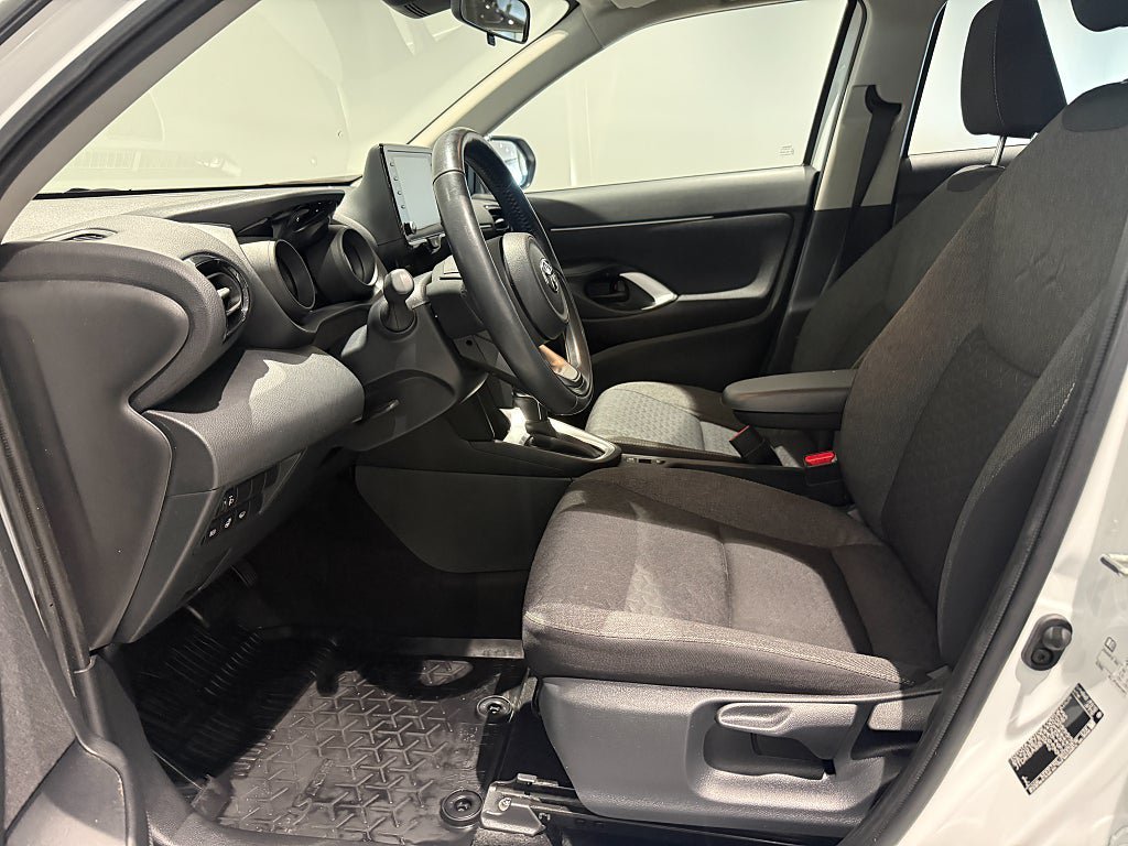Vehicle Image 10