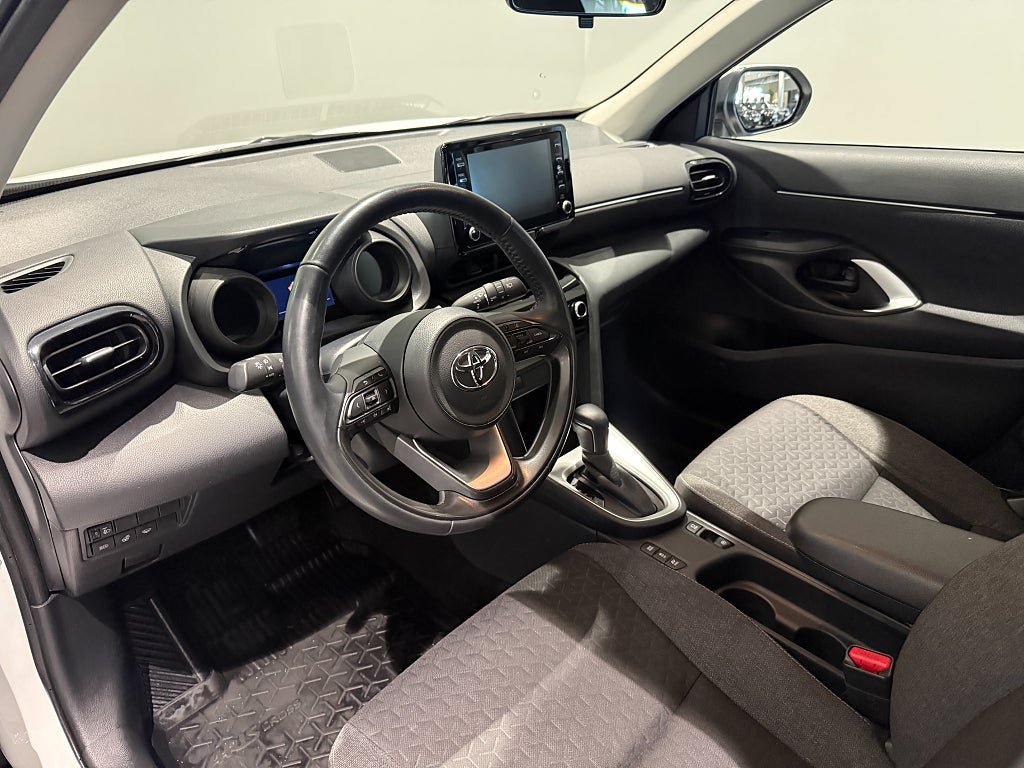 Vehicle Image 11
