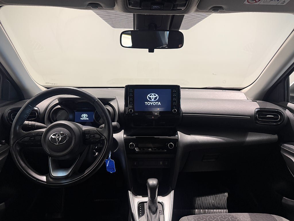 Vehicle Image 12