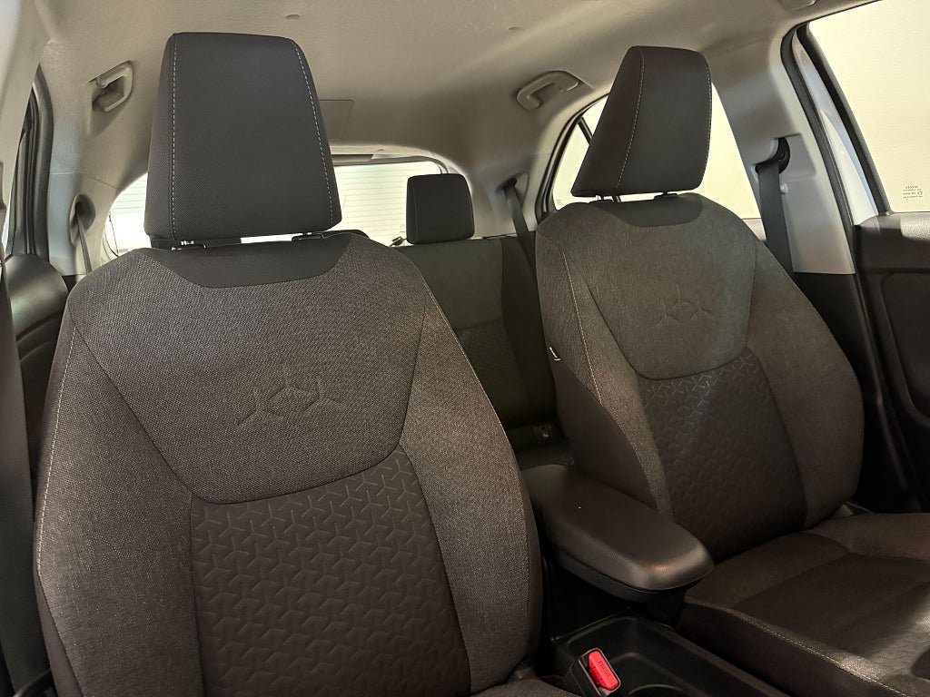 Vehicle Image 17