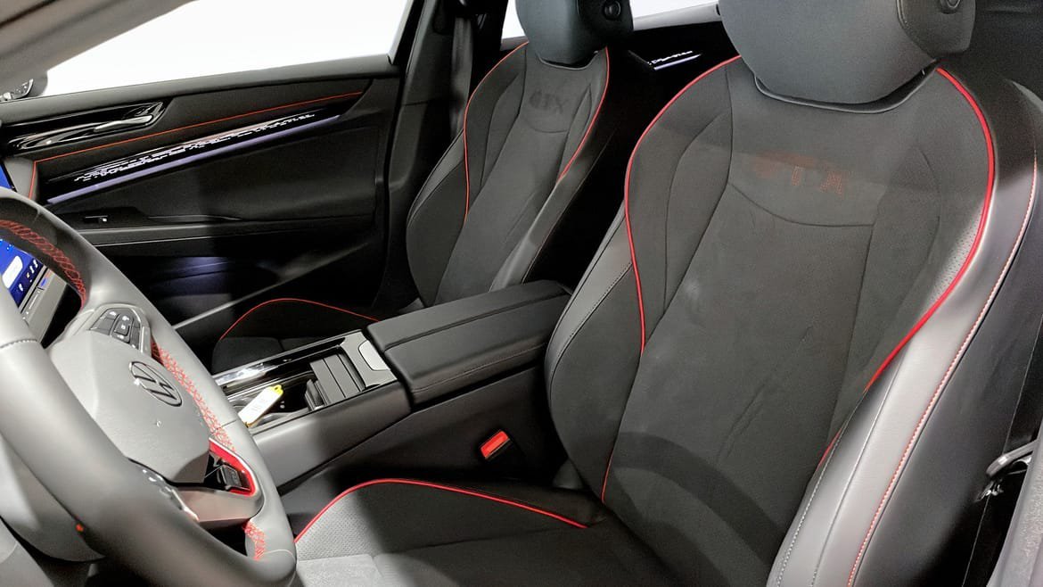 Vehicle Image 8