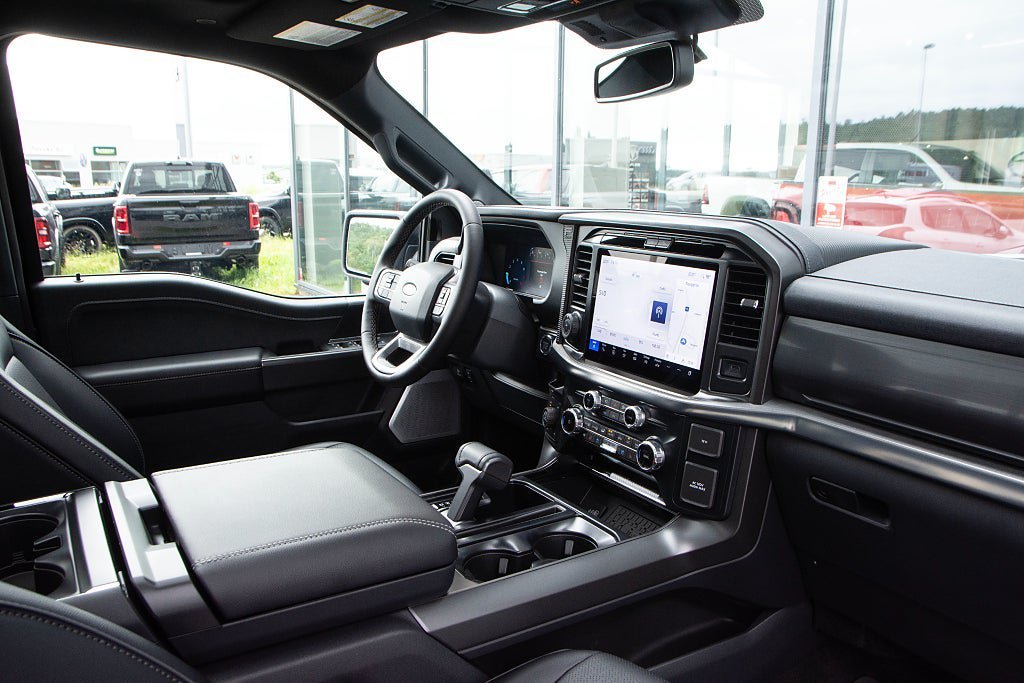 Vehicle Image 21