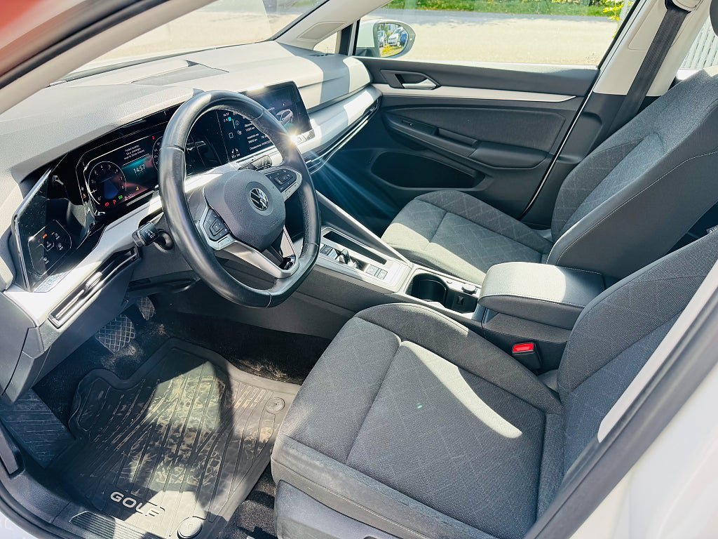 Vehicle Image 8