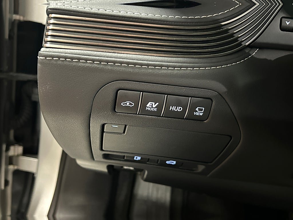 Vehicle Image 28